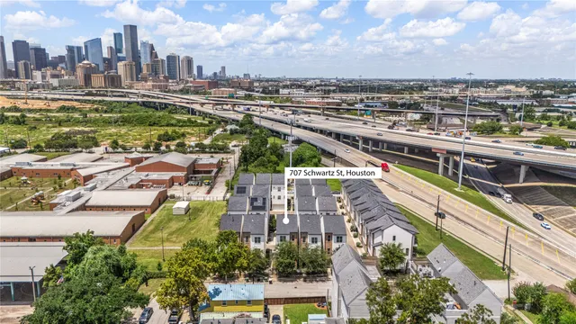 $2,450 | 707 Schwartz Street, Houston, TX 77020