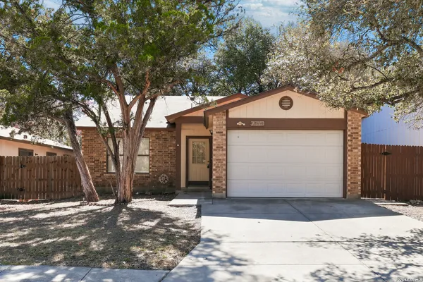 $1,595 | 7318 Corian Park Drive, San Antonio, TX 78249
