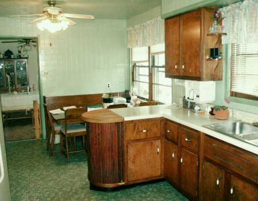 541 Warrendale Road Mars, PA 16046 - Photo 2 of 8 Kitchen.