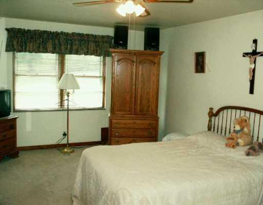 541 Warrendale Road Mars, PA 16046 - Photo 5 of 8 Master Bedroom.