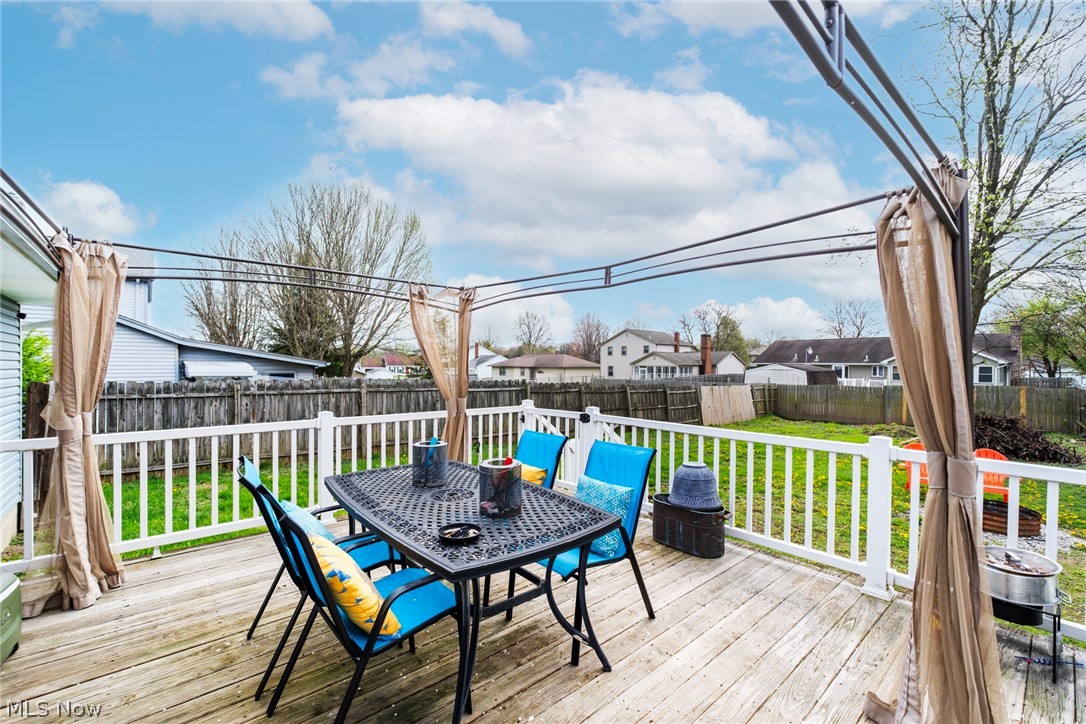 1267 Shields Road Youngstown, OH 44511 - Photo 4 of 32