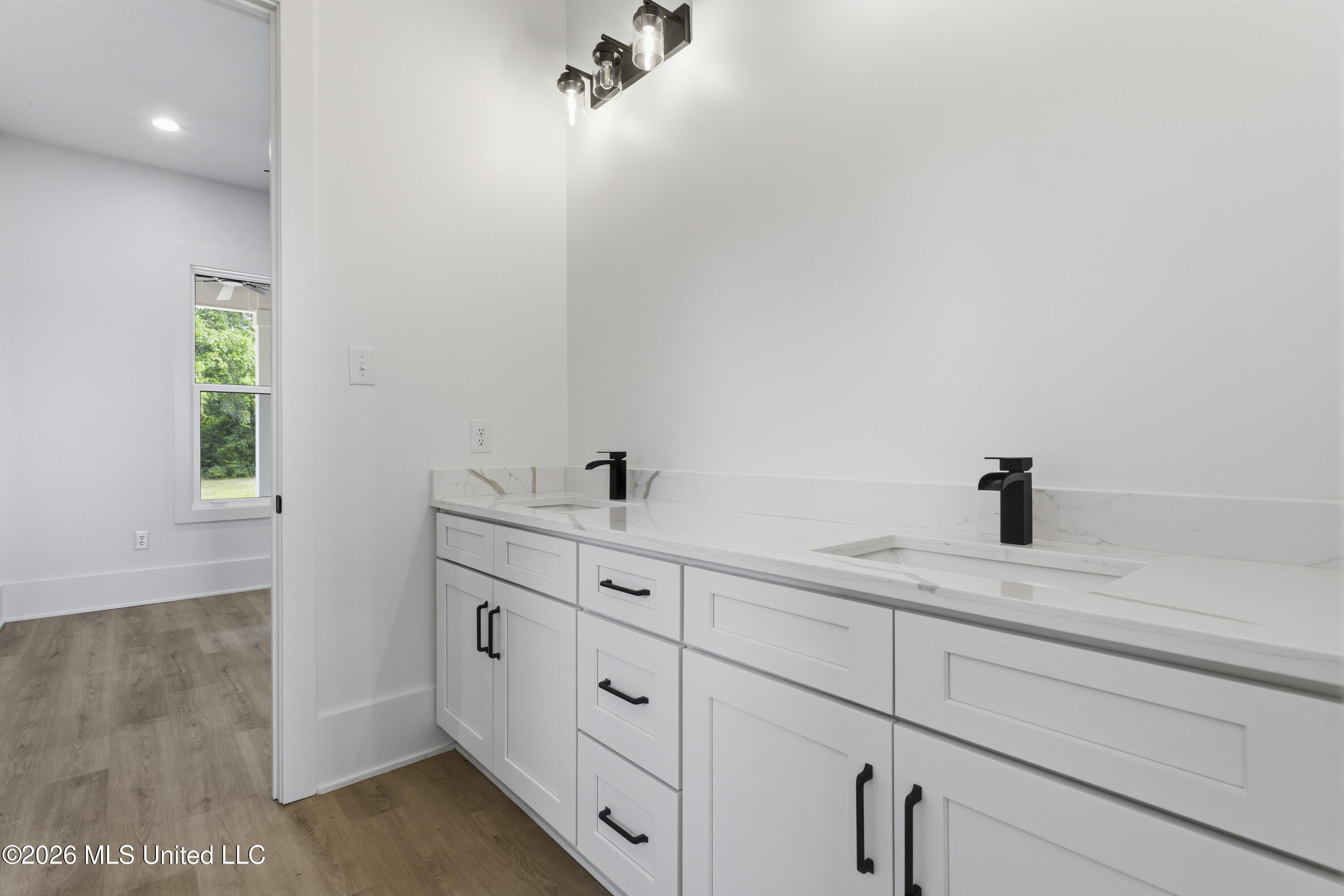 4181 Longleaf Lane Saucier, MS 39574 - Photo 33 of 41 00079