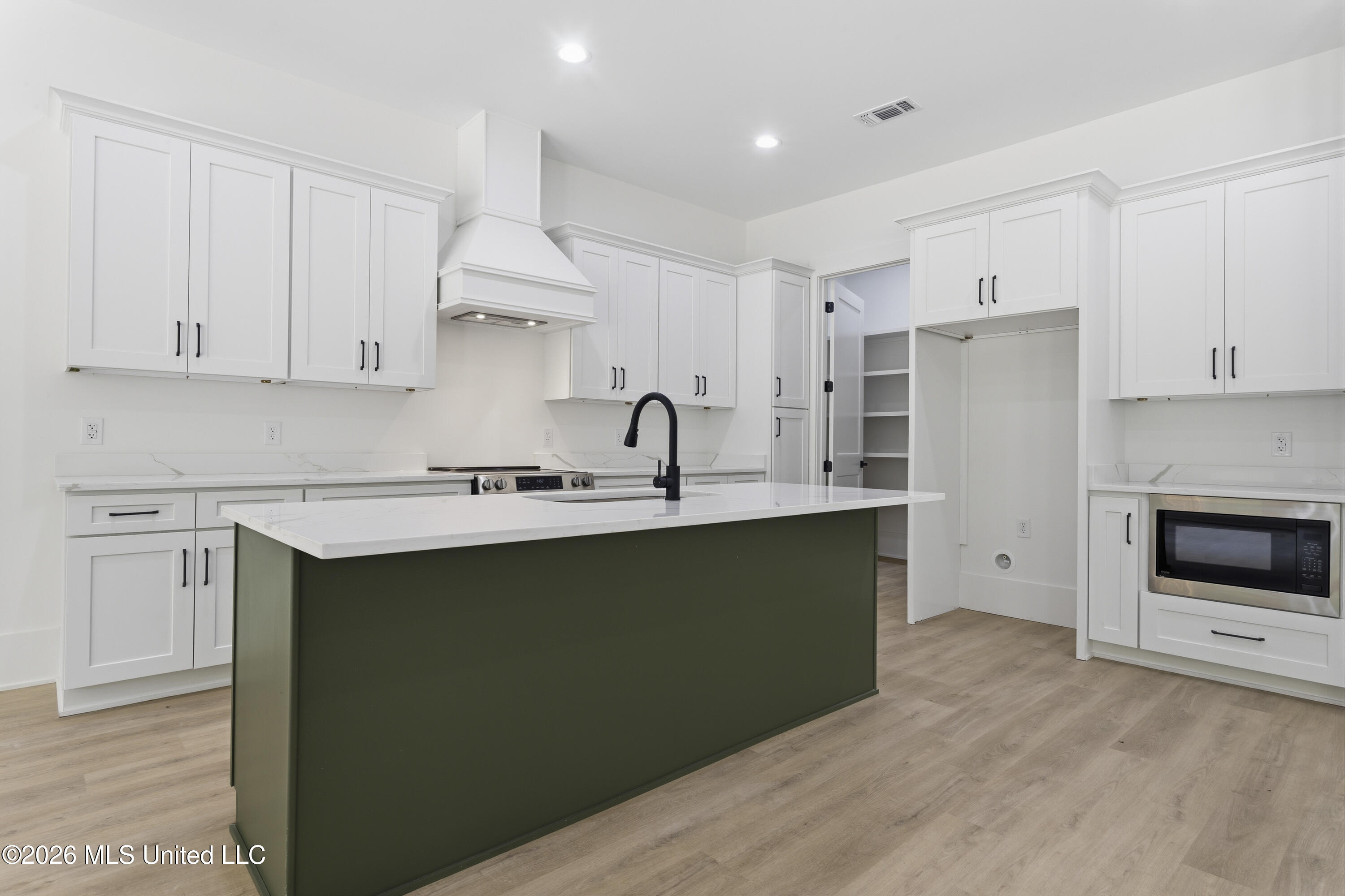 4181 Longleaf Lane Saucier, MS 39574 - Photo 4 of 41 00061