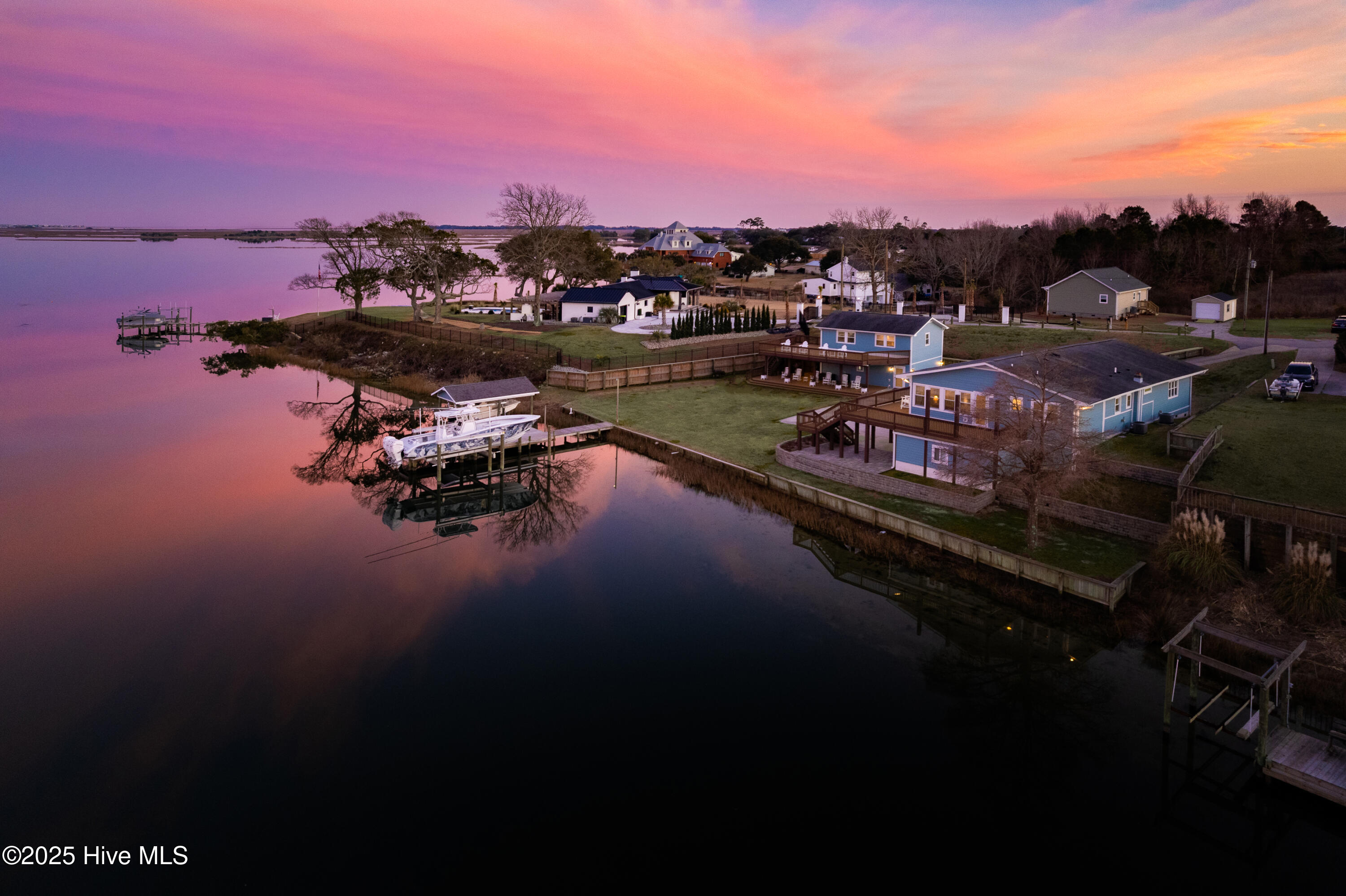 83-print-chadwick-visuals-225-greak-neck