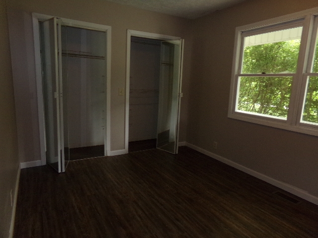 310 Jones Road Harrisburg, IL 62946 - Photo 8 of 14 Gallery Image 8