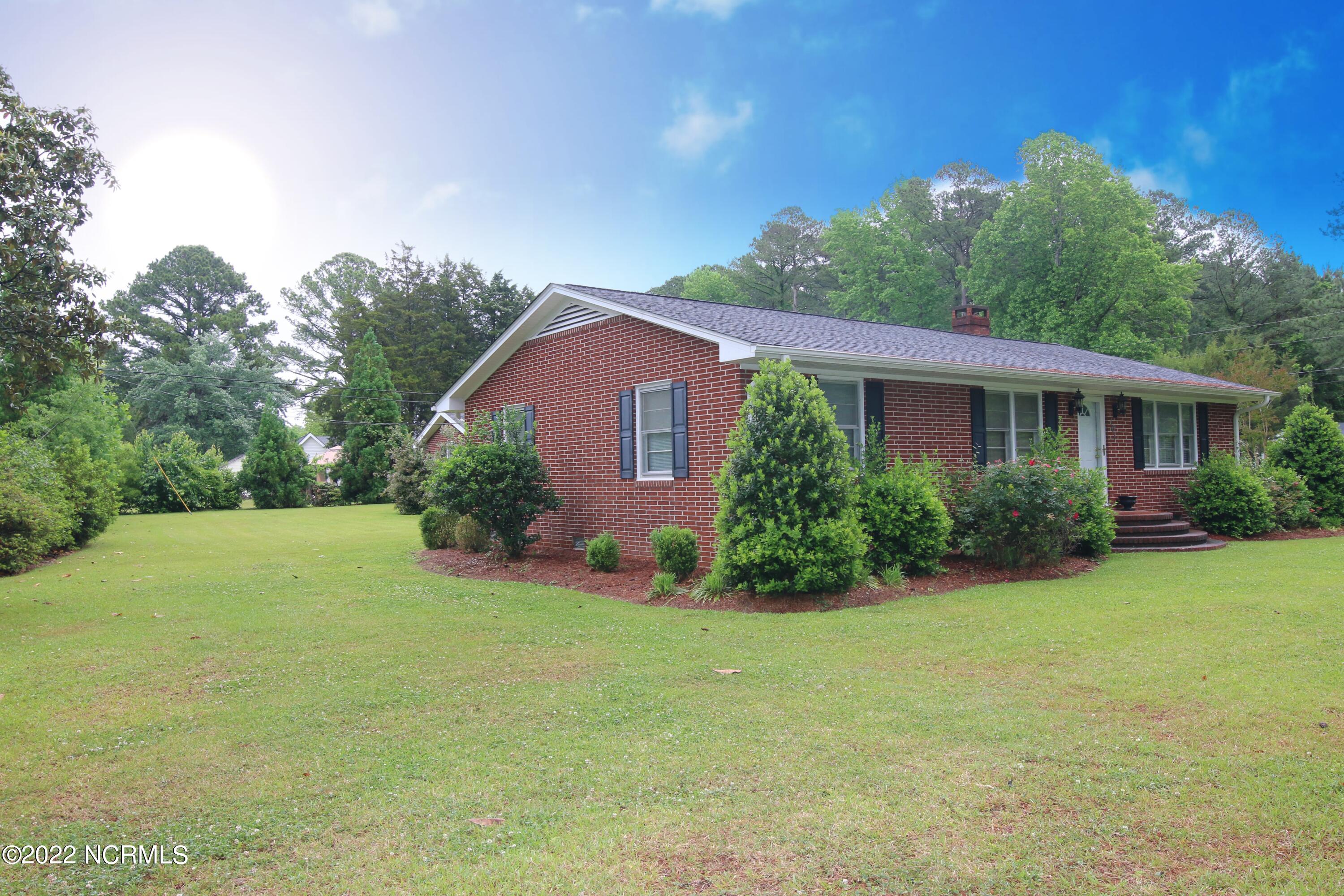 101 Patricia Road Washington, NC 27889 - Photo 2 of 16 6020257B-EB9A-45F2-9C32-CE87D3B8DD8F