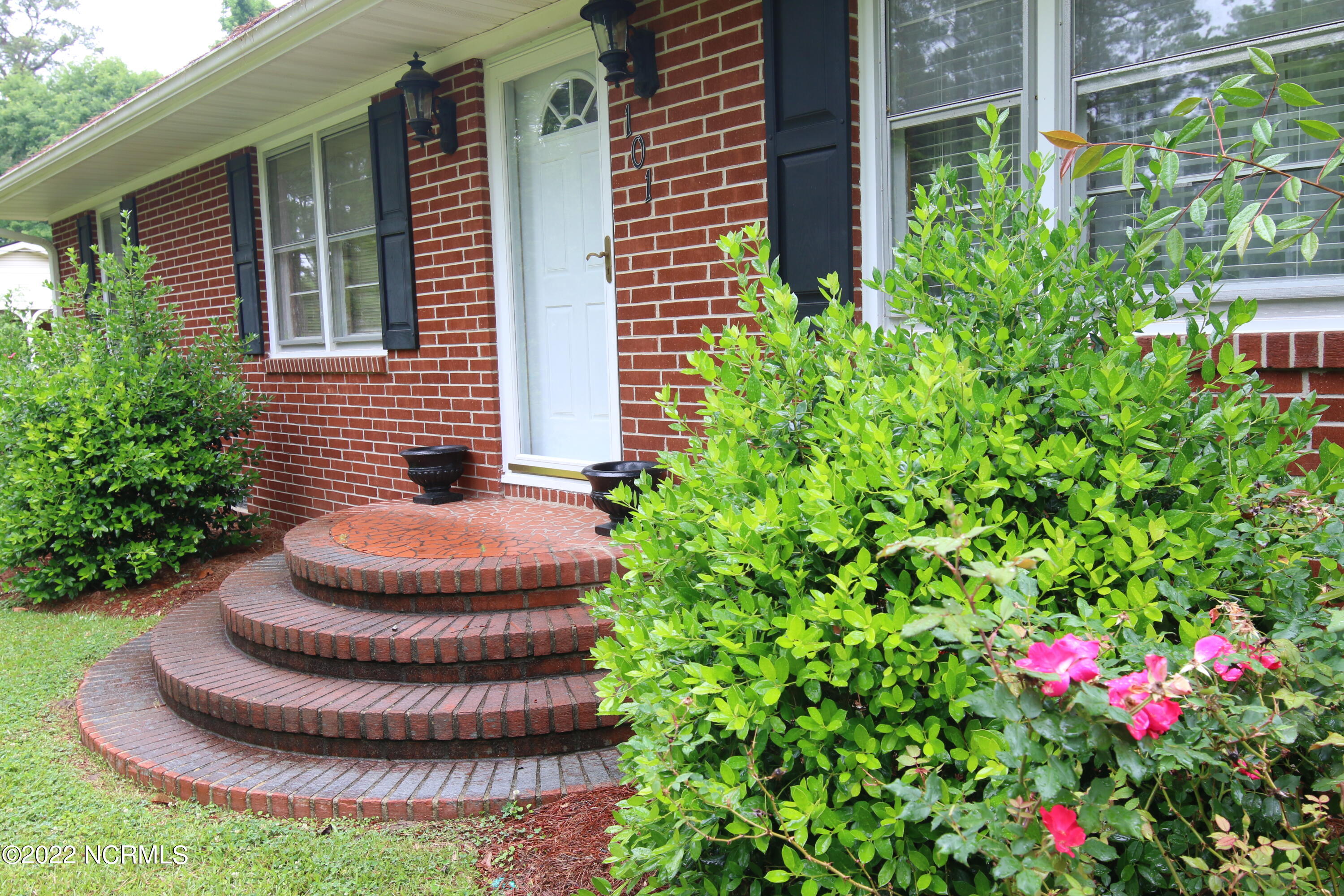 101 Patricia Road Washington, NC 27889 - Photo 5 of 16 99E5AE68-41D0-4D1B-8BA5-25C780D2C6E4