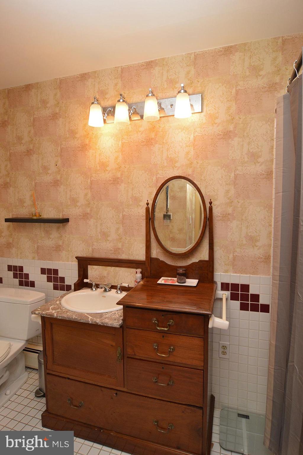 38 Groff Road Bechtelsville, PA 19505 - Photo 22 of 73 First Floor Full Bathroom