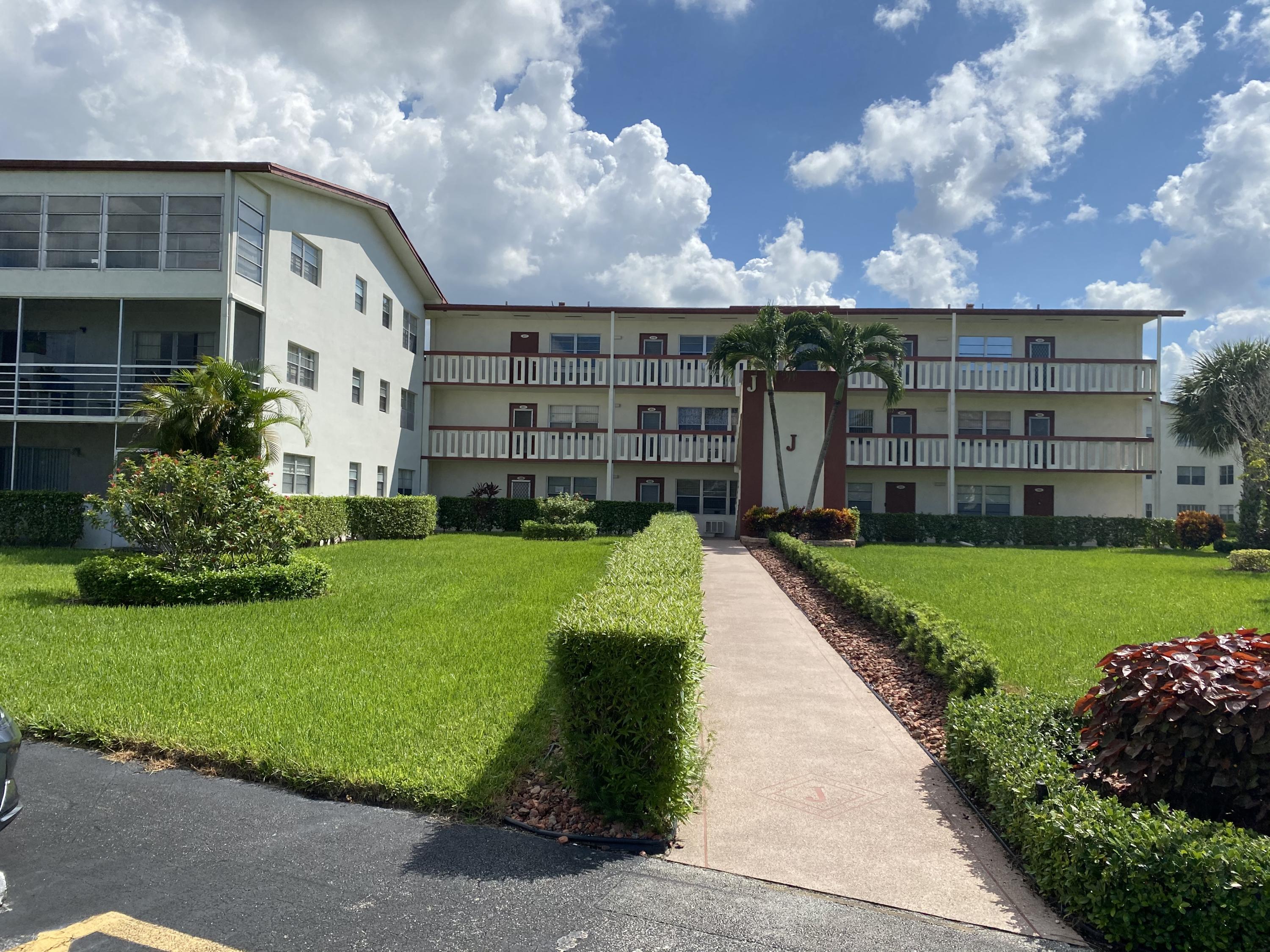 390 Brighton East, Unit J Boca Raton, FL 33434 - Photo 18 of 21 Photo Sep 18, 3 02 39 PM