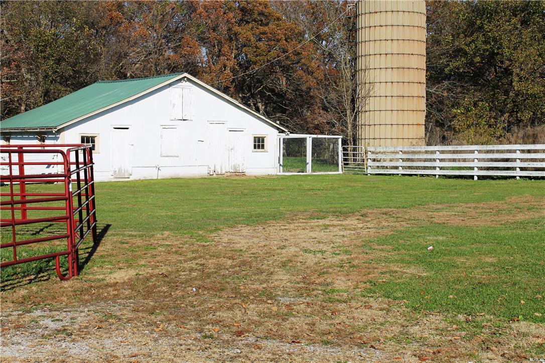 8405 Renken Road Worden, IL 62097 - Photo 33 of 77