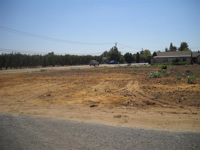 433 South Buttonwillow Avenue Reedley, CA 93654 - Photo 1 of 4 Gallery Image 1