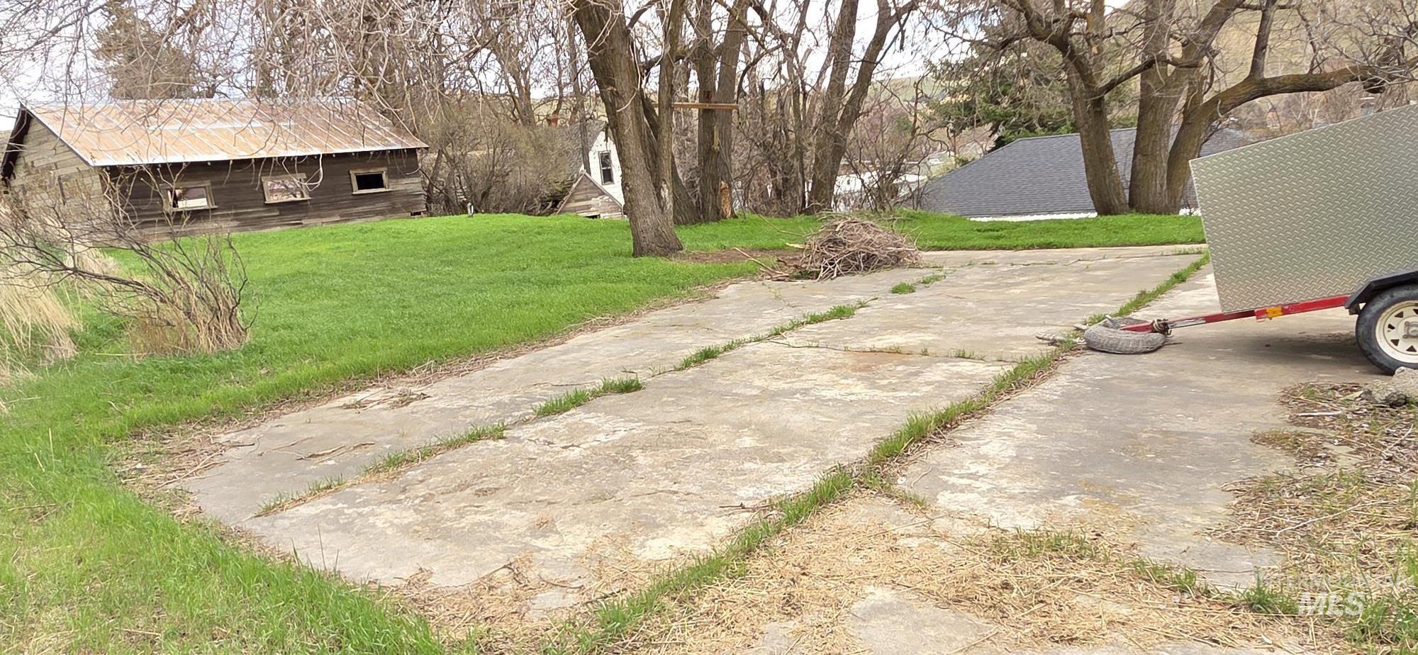 1269 Main Street Pomeroy, WA 99347 - Photo 11 of 38 View of green lawn