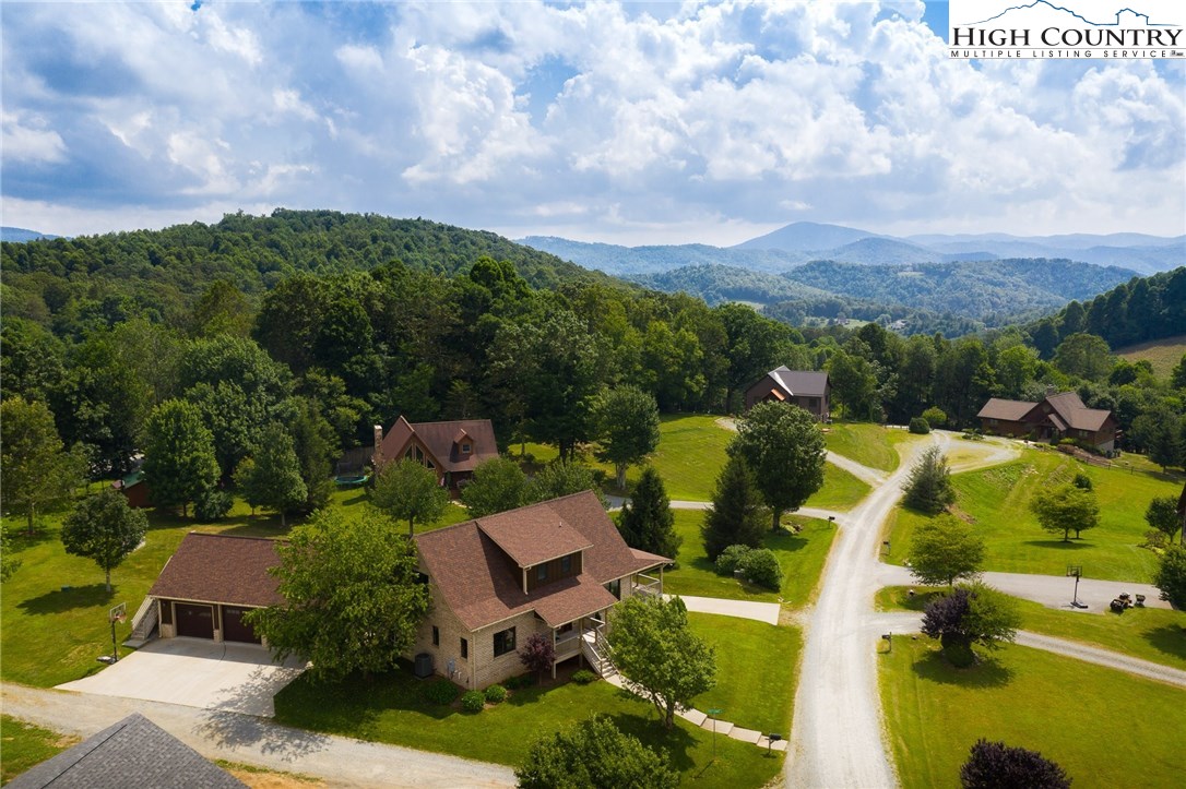 124 Cheyenne Lane Boone, NC 28607 - Photo 3 of 49 Gallery Image 3