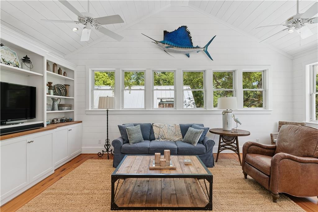4316 5th Street St. Simons Island, GA 31522 - Photo 25 of 58 Upstairs gathering area