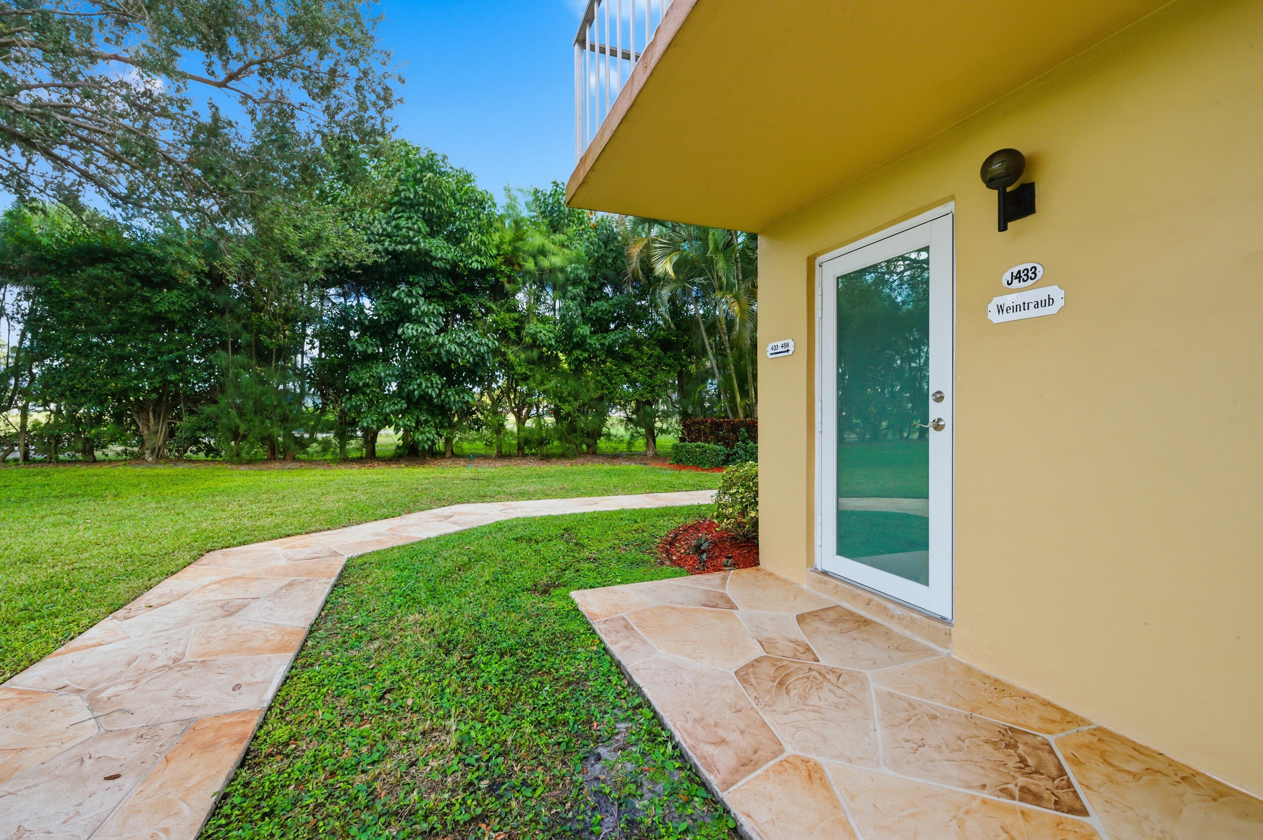 433 Flanders I Delray Beach, FL 33484 - Photo 3 of 60 _d4s9809