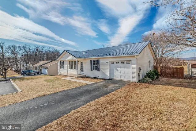 $300,000 | 120 Nottingham Boulevard, Martinsburg, WV 25405