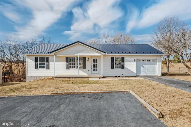 $300,000 | 120 Nottingham Boulevard, Martinsburg, WV 25405