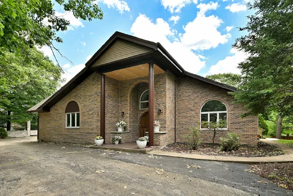 $639,000 | 8951 West 99th Street, Palos Hills, IL 60465
