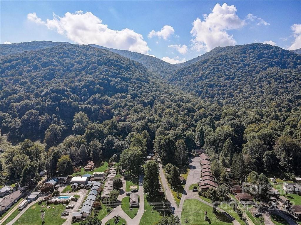 1555 Soco Road, Unit 3 Maggie Valley, NC 28751 - Photo 37 of 40 a view of a city