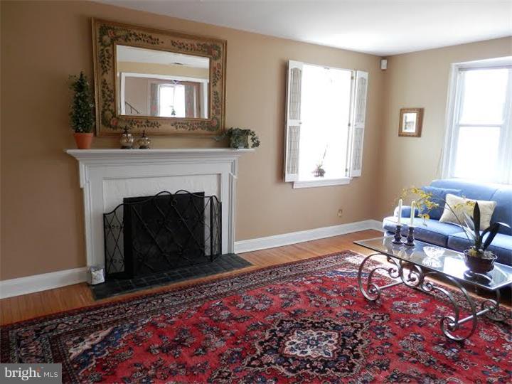 601 Greythorne Road Wynnewood, PA 19096 - Photo 4 of 23 Living Room