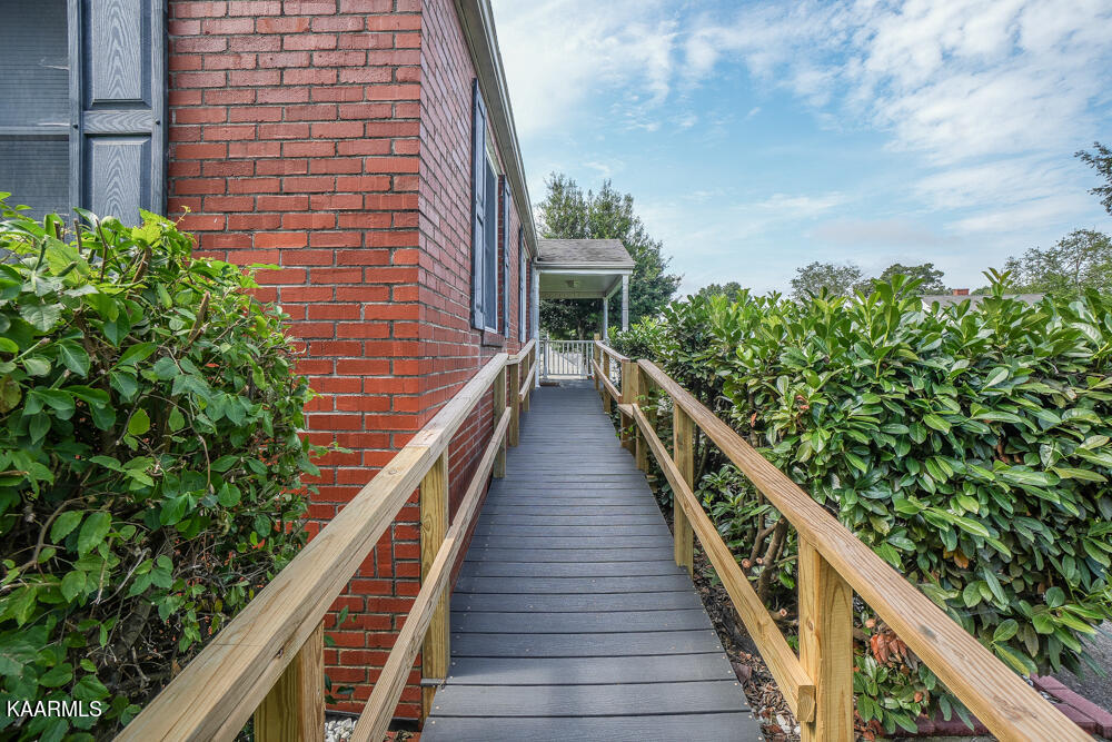 904 East Hunt Road Alcoa, TN 37701 - Photo 7 of 36 DSC08489
