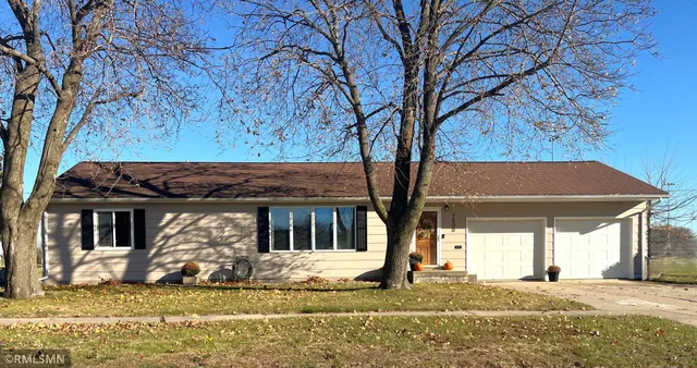 $236,900 | 1500 North Prairie Avenue, Fairmont, MN 56031