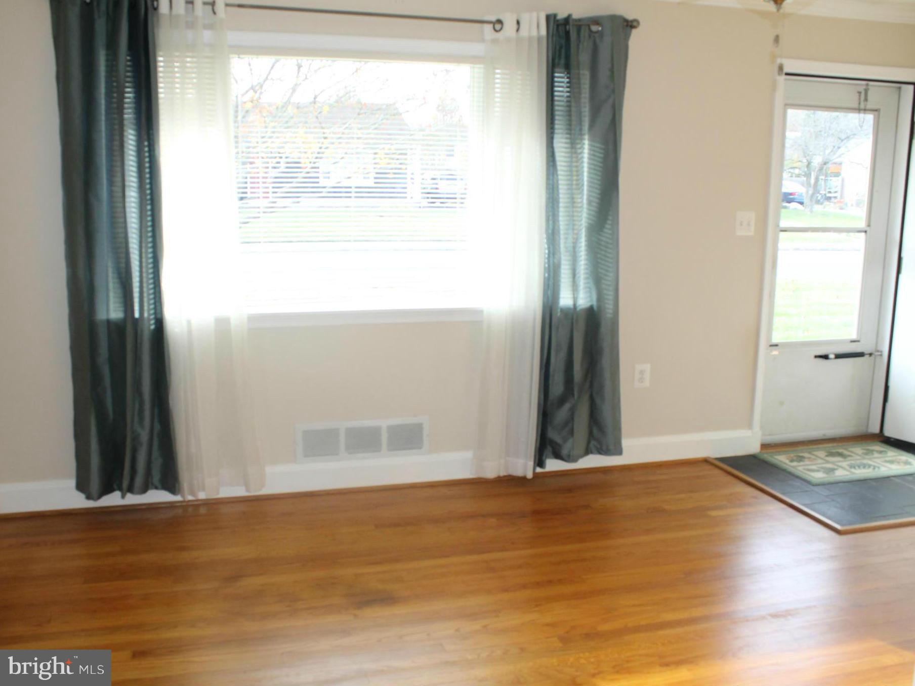 5 Brooks Road Bel Air, MD 21014 - Photo 5 of 22 Living Room
