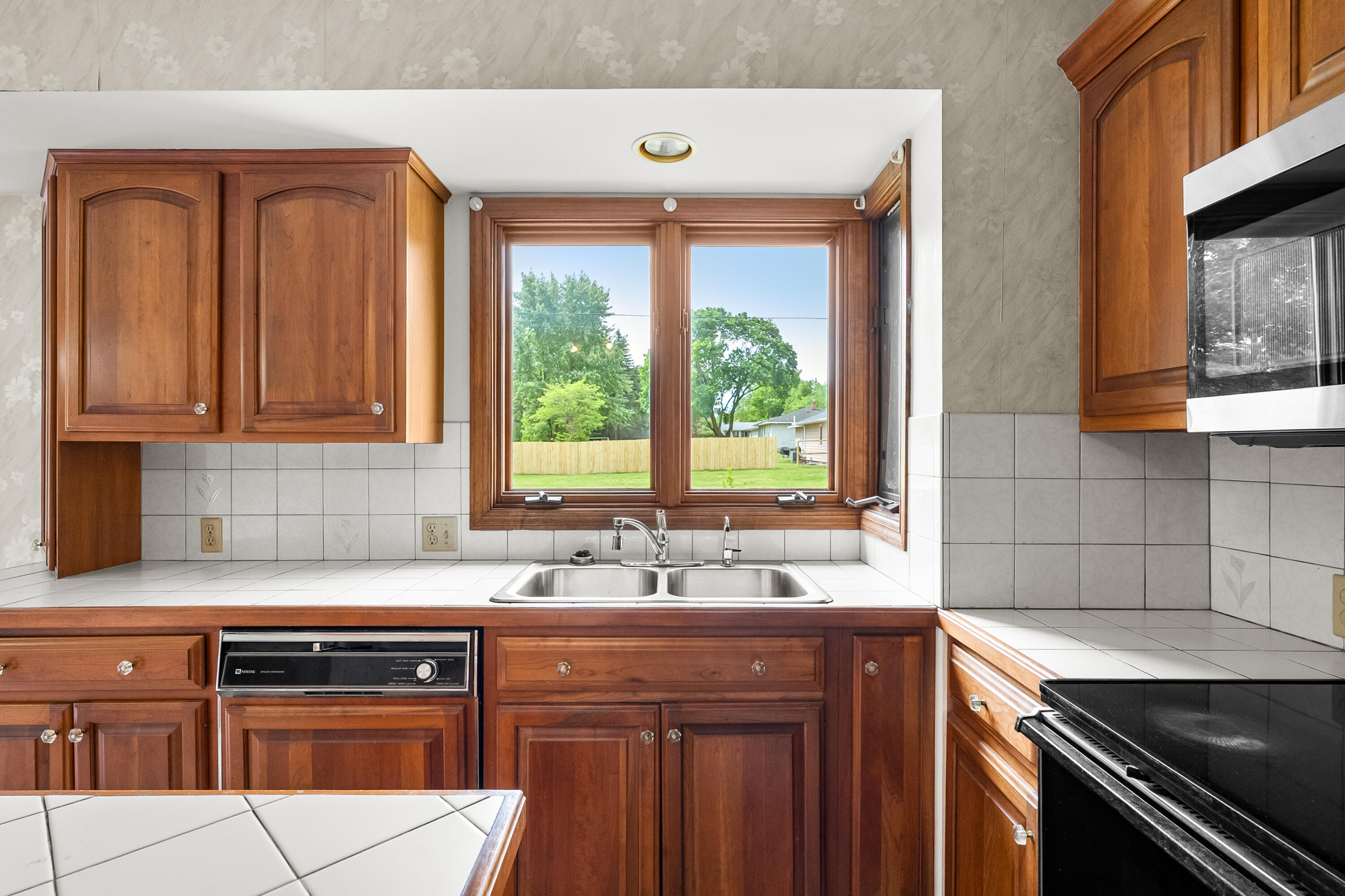 1015 Chippewa Street Jenison, MI 49428 - Photo 10 of 48 Chippewa St 1015 Jenison 49428-11