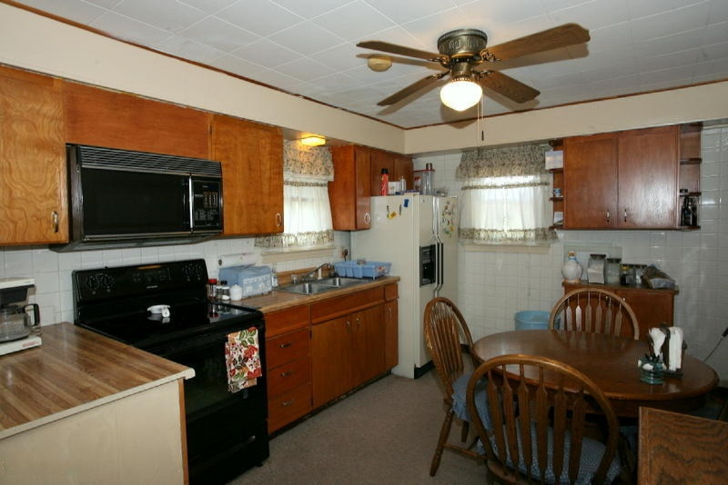 4958 North Coloma Road Coloma, MI 49038 - Photo 3 of 36 4958 N Coloma Rd Kitchen