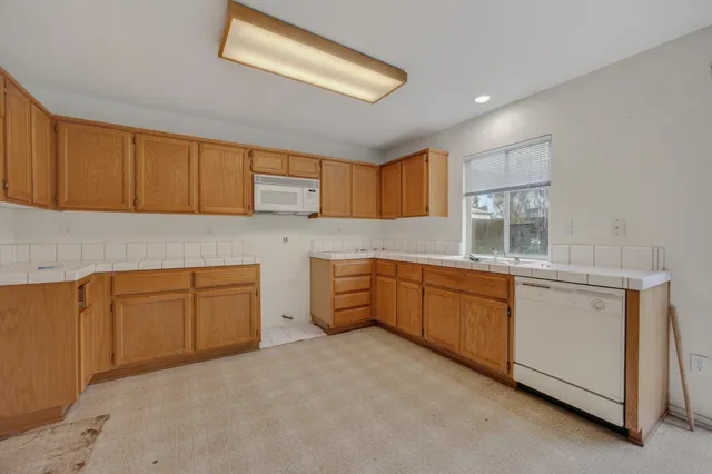 $550,000 | 8916 Mandalay Way, Elk Grove, CA 95624