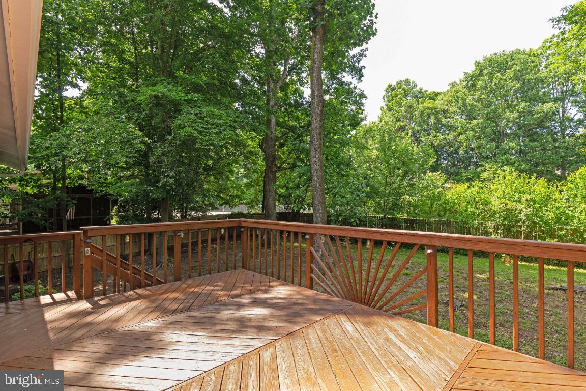 9246 Rockefeller Lane Springfield, VA 22153 - Photo 32 of 35