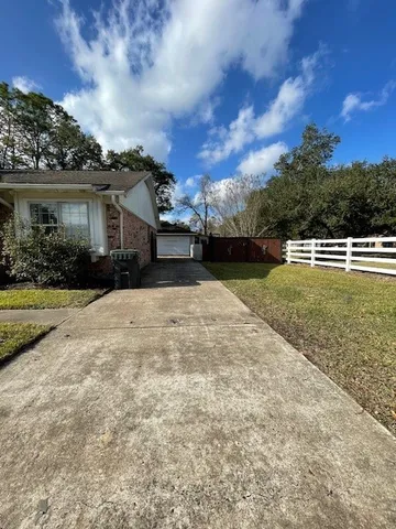 $2,700 | 3208 Yost Boulevard, Pearland, TX 77581