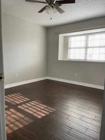 $2,700 | 3208 Yost Boulevard, Pearland, TX 77581