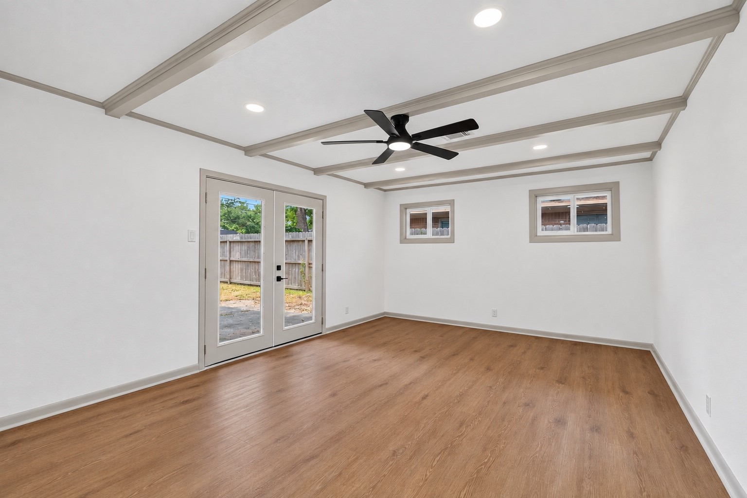 5619 Warm Springs Road Houston, TX 77035 - Photo 15 of 33 Gallery Image 15