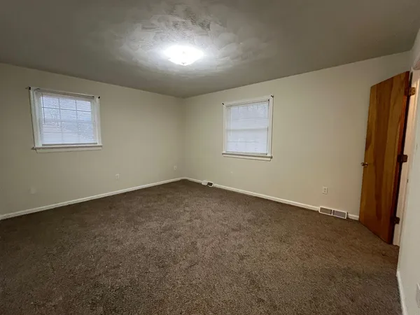 $1,250 | 835 Kerns Avenue Southwest, Roanoke, VA 24015