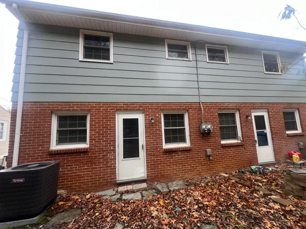 $1,250 | 835 Kerns Avenue Southwest, Roanoke, VA 24015