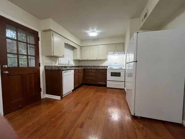 $1,250 | 835 Kerns Avenue Southwest, Roanoke, VA 24015