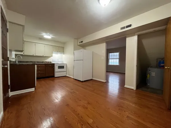 $1,250 | 835 Kerns Avenue Southwest, Roanoke, VA 24015