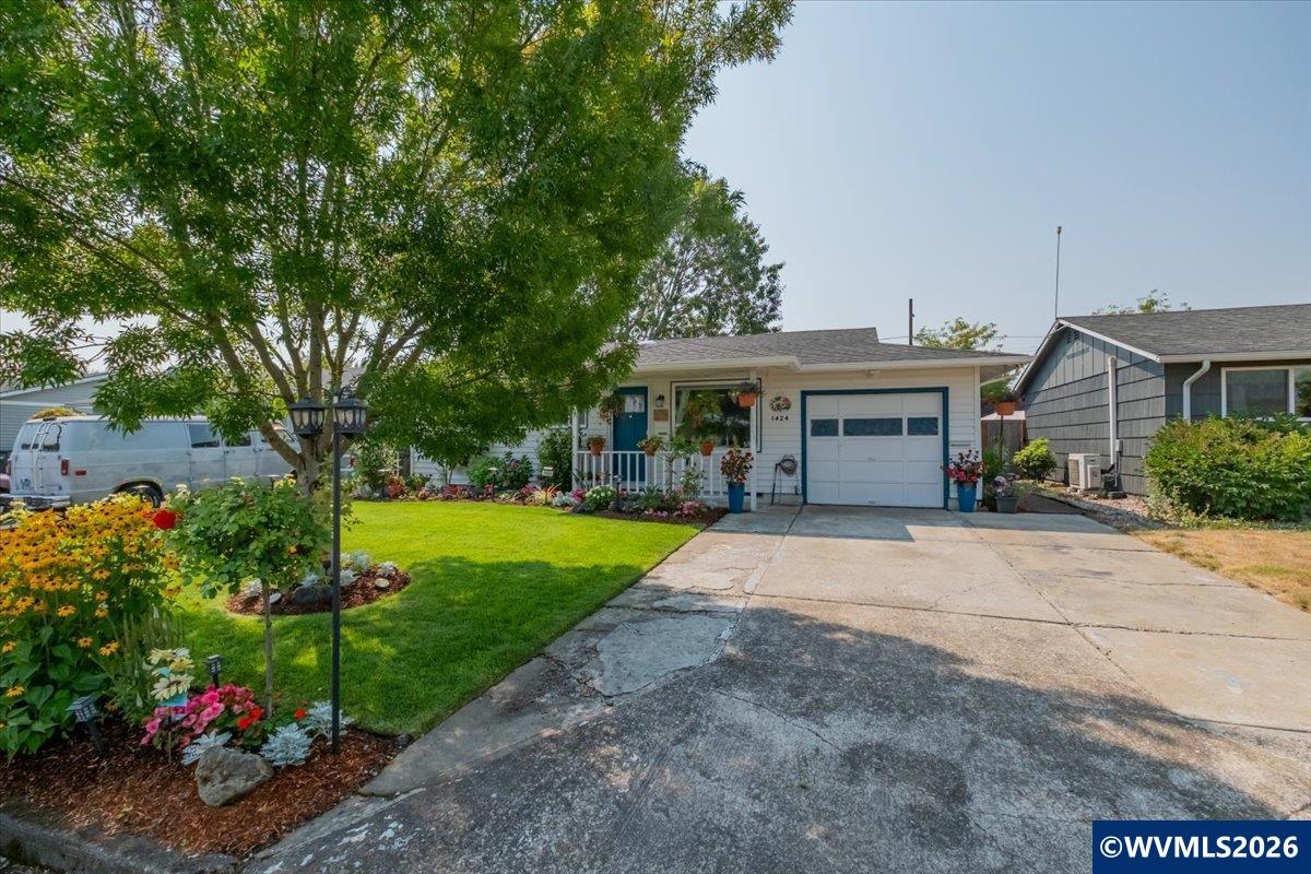 1424 Rainier Road Woodburn, OR 97071 - Photo 2 of 42 Gallery Image 2