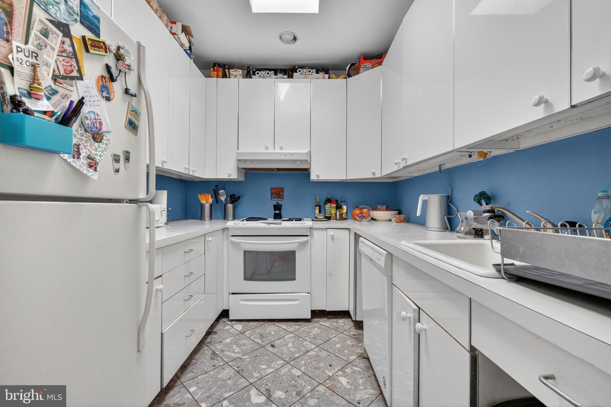 1944 Calvert Street Northwest Washington, DC 20009 - Photo 14 of 85 Kitchen unit 1