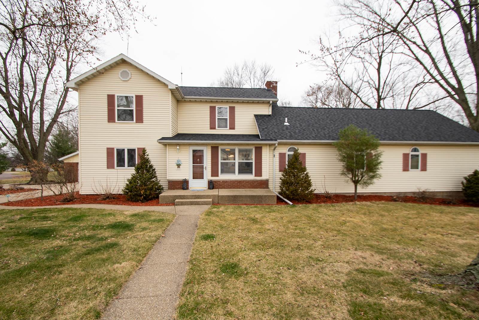 1701 Highview Road East Peoria, IL 61611 - Photo 3 of 49 Gallery Image 3