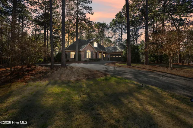 $879,900 | 126 St Mellions Court, Pinehurst, NC 28374
