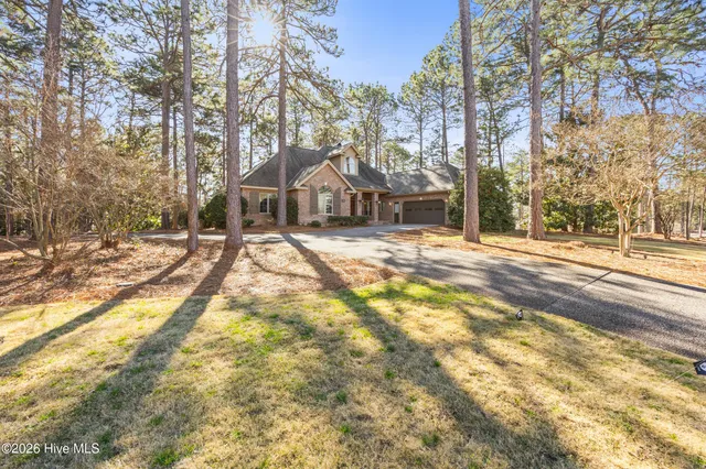 $879,900 | 126 St Mellions Court, Pinehurst, NC 28374
