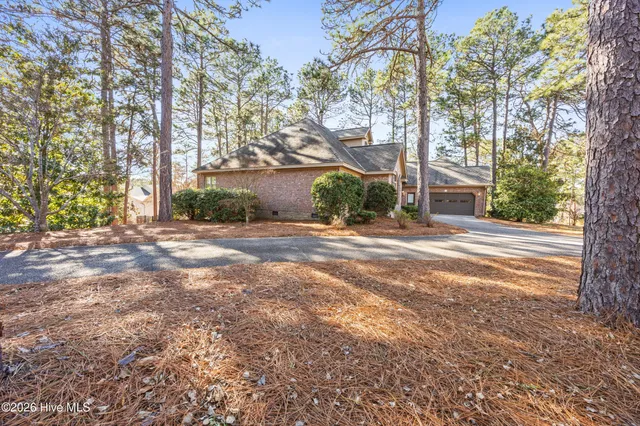 $879,900 | 126 St Mellions Court, Pinehurst, NC 28374