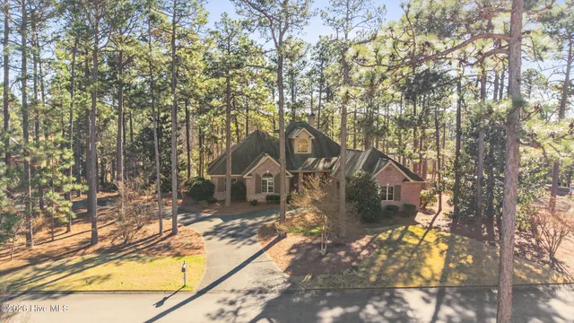 $879,900 | 126 St Mellions Court, Pinehurst, NC 28374