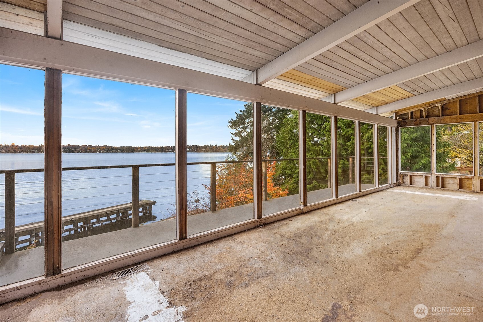 8001 West Mercer Way Mercer Island, WA 98040 - Photo 20 of 20 a view of an empty room with windows