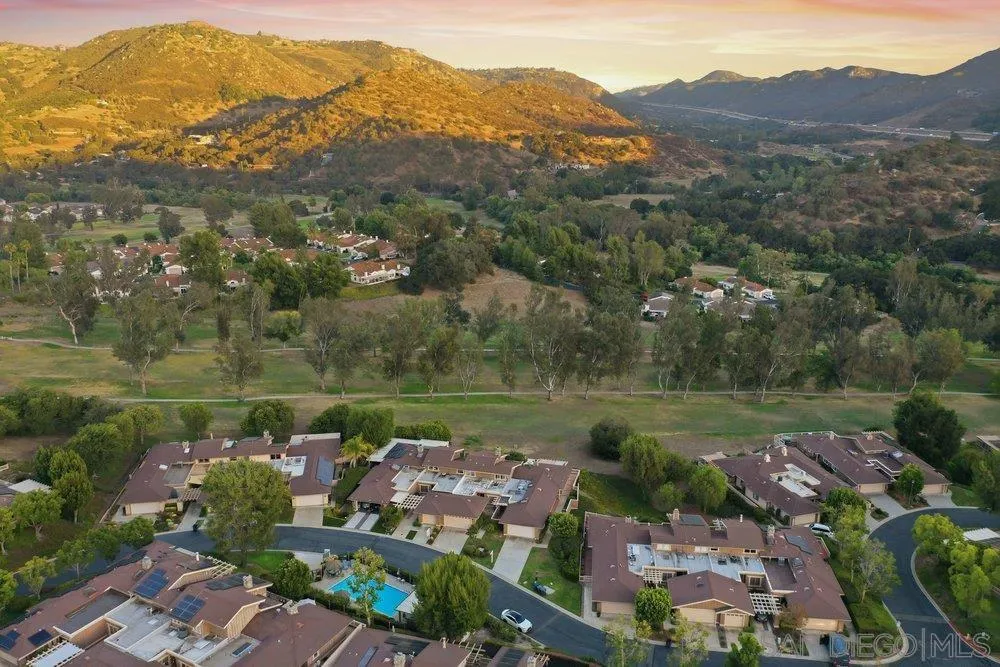 8635 Circle R Valley Lane Escondido, CA 92026 - Photo 26 of 30
