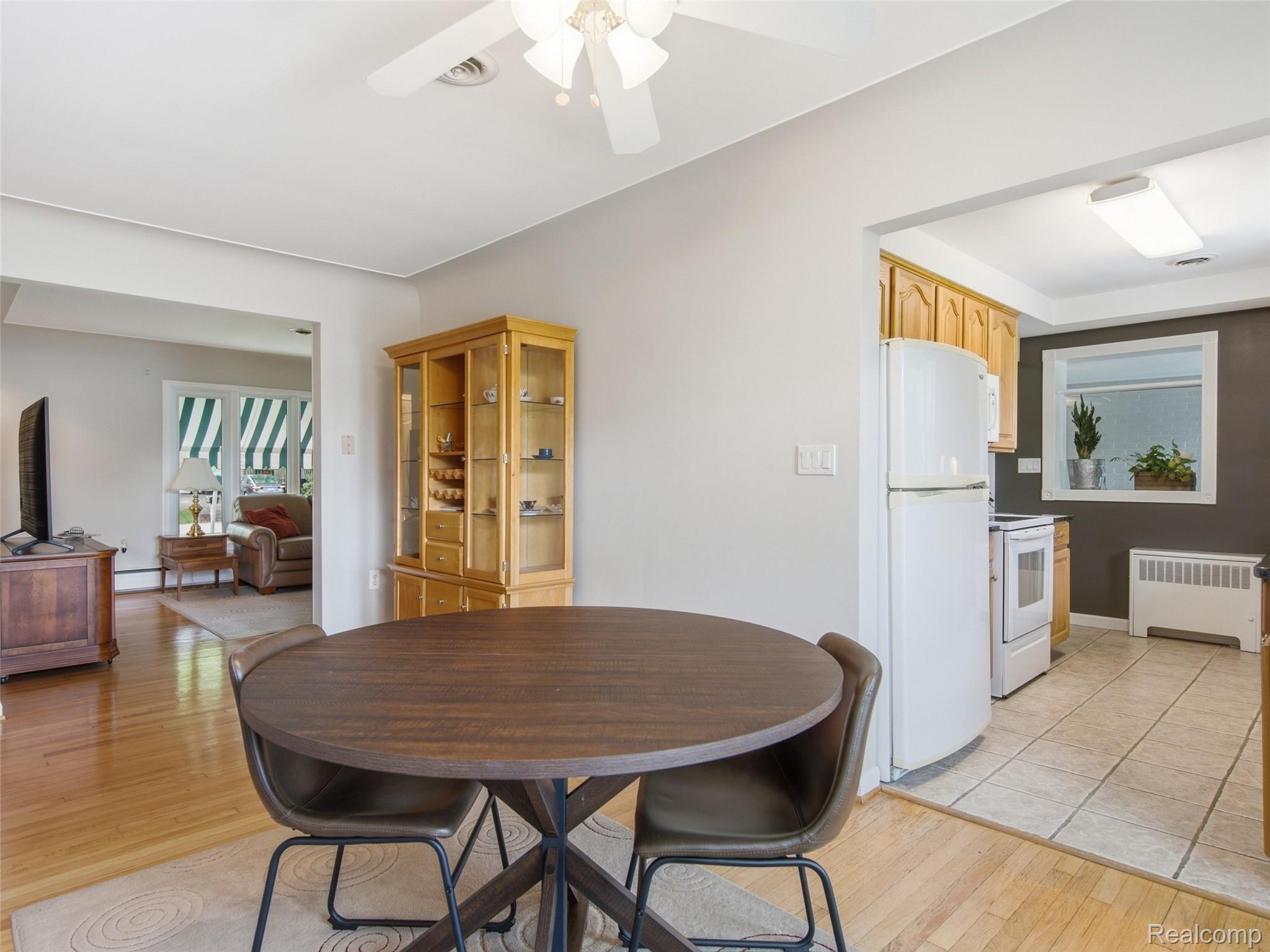 24 Nevada Avenue Rochester, MI 48309 - Photo 20 of 34 Dining area