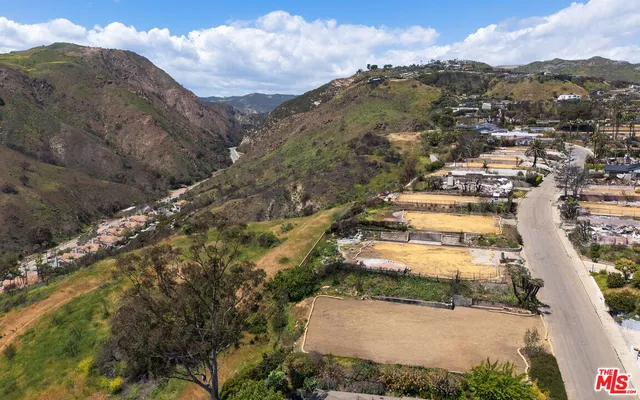 $2,000,000 | 729 Enchanted Way, Pacific Palisades, CA 90272