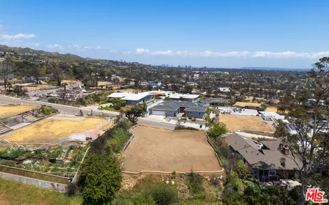 $2,000,000 | 729 Enchanted Way, Pacific Palisades, CA 90272